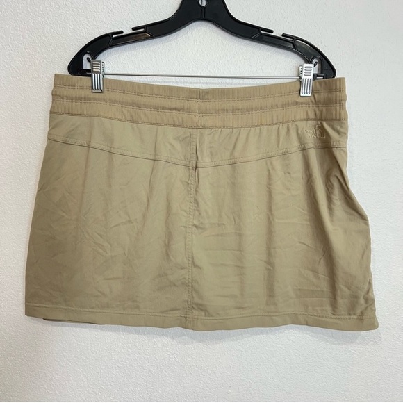 The North Face Women's Aphrodite Skort Hawthorne Khaki Tan Women’s Size XL - Picture 4 of 5